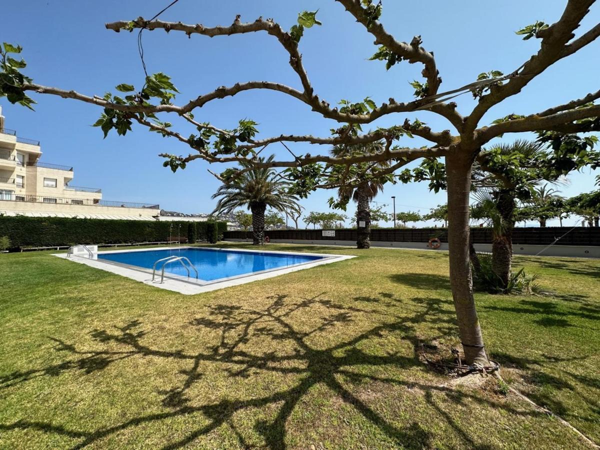 Marina Park Roses Apartment Luaran gambar