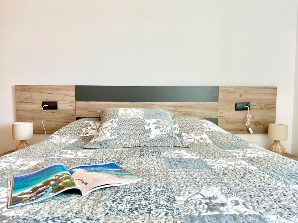 Marina Park Roses Apartment Luaran gambar